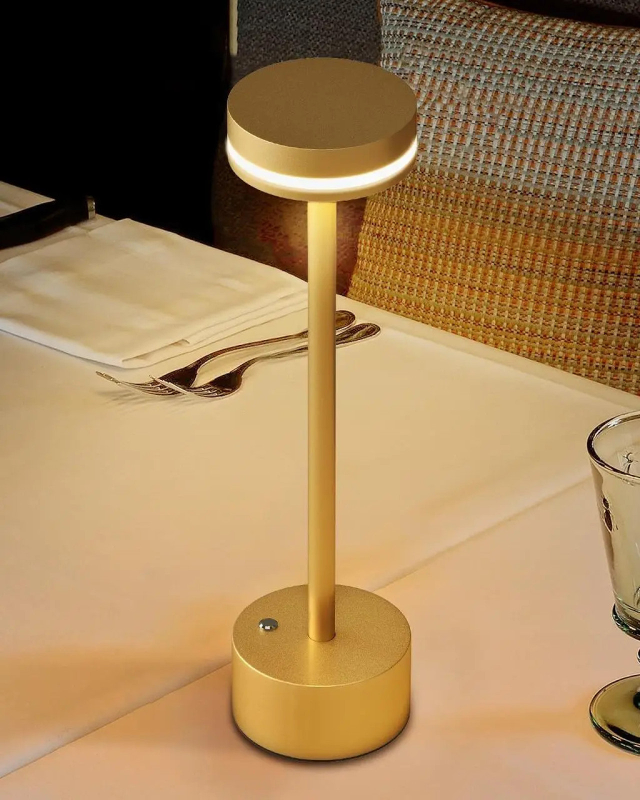 Беспроводная светодиодная настольная LED лампа для чтения с плавным монохромным затемнением A21 207408